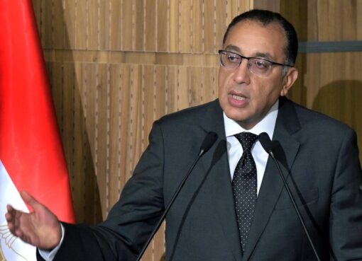 رئيس الوزراء يستعرض تقريرا حول أرصدة السلع الأساسية والاستراتيجية وأسعارها