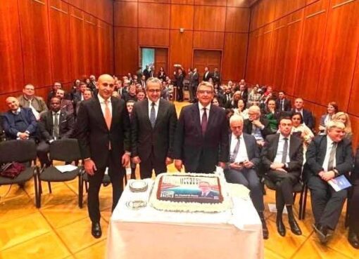 وزير التربية والتعليم يلقى كلمة خلال مشاركته في فعالية ضمت البعثات الدبلوماسية المختلفة ببرلين