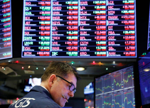 تقرير: تراجع العقود الآجلة للأسهم الأمريكية مع تقييم المستثمرين للتعريفات الجمركية