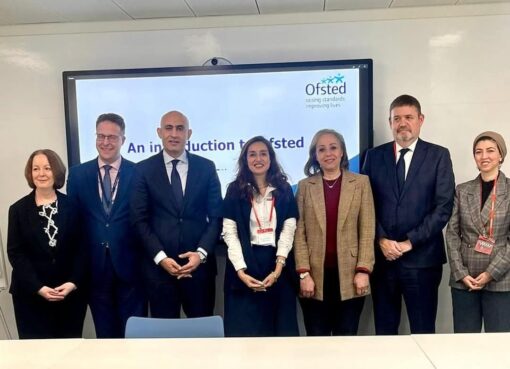 وزير التربية والتعليم يستعرض مع مدير أكاديمية “Ofsted” معايير اعتماد ومتابعة المدارس في بريطانيا