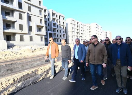 وزير الإسكان يتفقد الحي اللاتيني والمدينة التراثية و”سكن لكل المصريين” بمدينة العلمين الجديدة