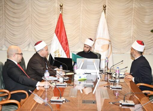 وزير الأوقاف يبحث مع مدير أوقاف المنيا سبل تعزيز الانضباط الإداري والدعوي