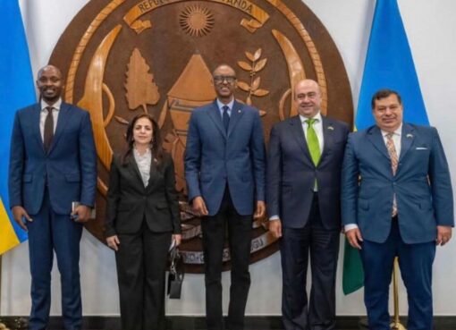 استقبال الرئيس الرواندي السفيرة المصرية في كيجالي ورئيس مجلس إدارة شركة “فاركو للأدوية”