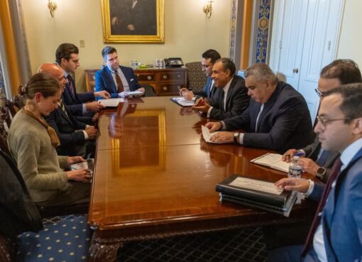 وزير الخارجية والهجرة يلتقي رئيس لجنة الشئون الخارجية بمجلس النواب الأمريكي