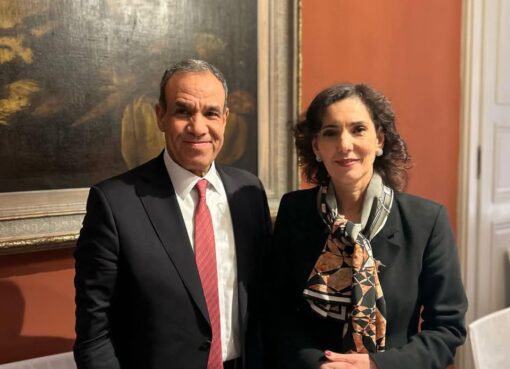 وزير الخارجية والهجرة يلتقى مع المفوضة الأوروبية لإدارة الأزمات