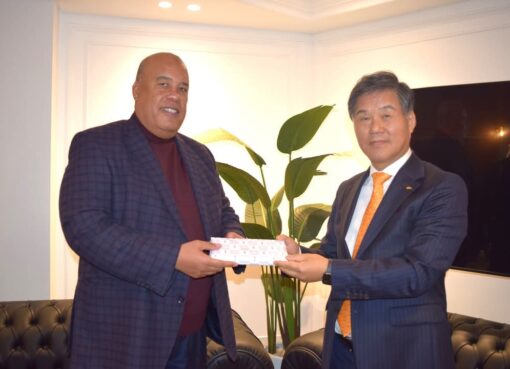 وفد اقتصادي كوري يزور غرفة القاهرة لبحث تعزيز العلاقات التجارية والاستثمارية الثنائية