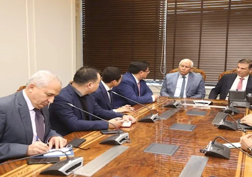 وزير الزراعة ومحافظ الوادي الجديد يبحثان مع وفد رجال الأعمال الصينيين تعزيز الاستثمار الزراعي في مصر