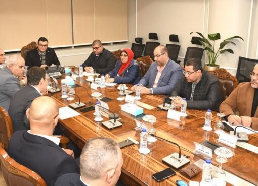 وزير الإسكان يستعرض ملفات العمل وأوجه التعاون بين الوزارة وبنك التعمير والإسكان