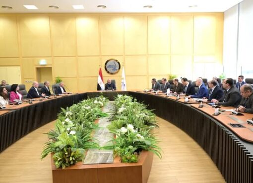 وزير الصناعة يشهد توقيع مذكرة تفاهم بين الشركة القابضة للنقل البحري والبري وشركة السويدي اليكتريك وزير الصناعة