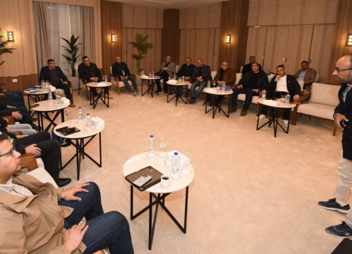 وزير الإسكان يستعرض موقف المشروعات التنموية بالعلمين الجديدة والساحل الشمالى الغربى