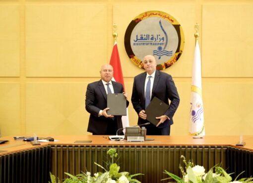وزير الصناعة ورئيس جهاز تنمية المشروعات يوقعان مذكرة تفاهم لتوفير فرص عمل للشباب في البنية المملوكة لـ«النقل»