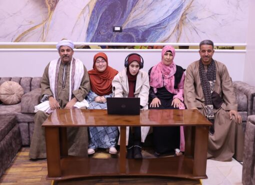 طالبة من ذوي الهمم تتسلم جهاز اللاب توب بعد استجابة وزير الاتصالات