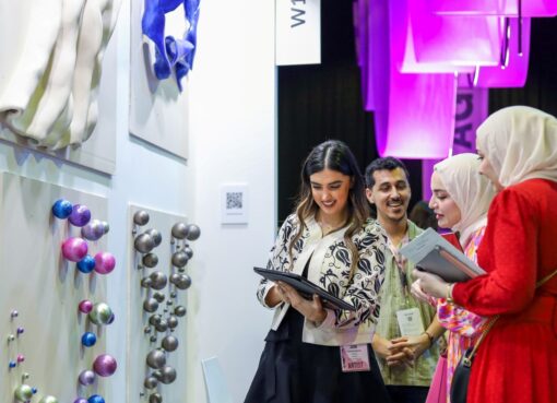 معرض فنون العالم دبي 2025 يفتتح أبوابه غداً في مركز دبي التجاري العالمي