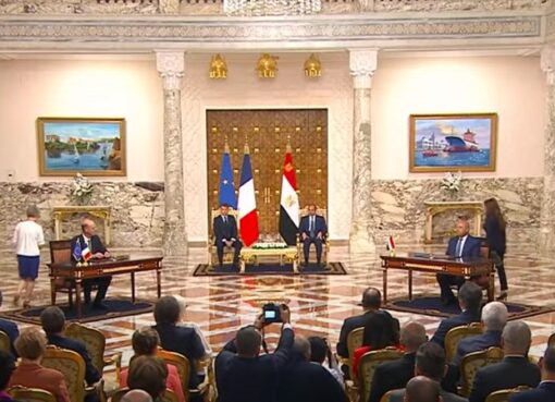 السيسي وماكرون يشهدان توقيع عدد من الاتفاقيات ومذكرات التفاهم لتعزيز التعاون الثنائي