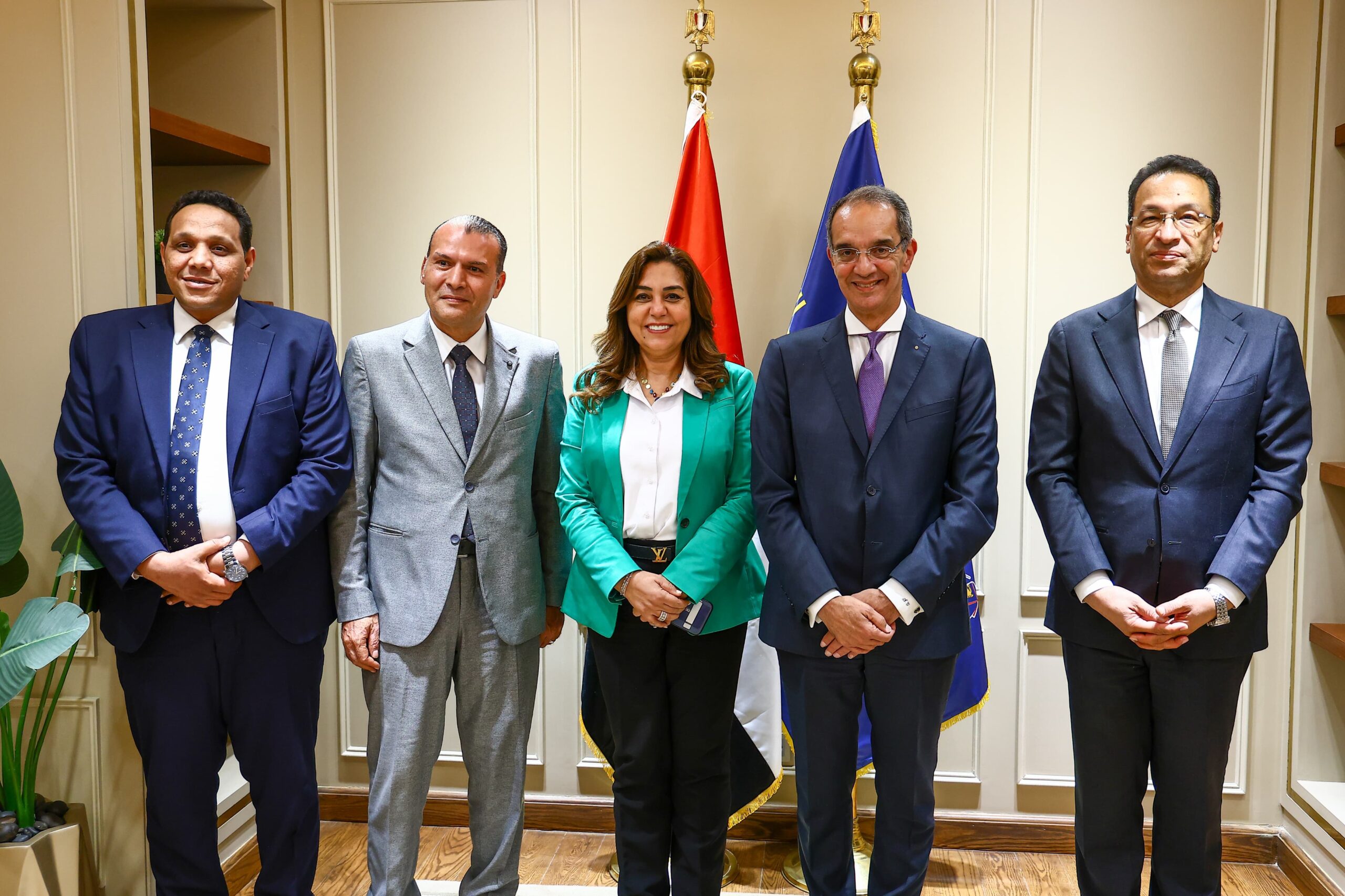 وزيرا الاتصالات وتكنولوجيا المعلومات والتنمية المحلية