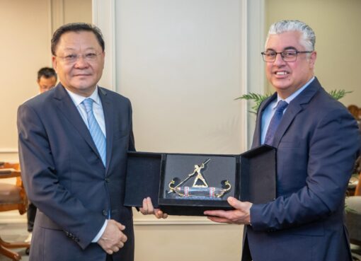 رئيس اقتصادية قناة السويس يبحث مع حاكم مقاطعة جواندونج الصينية تعزيز التعاون الصناعي واللوجستي وليد جمال الدين، رئيس الهيئة العامة للمنطقة الاقتصادية لقناة السويس