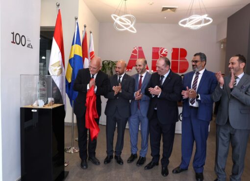 مناسبة مرور 100 عام لمسيرة ABB ….السفير السويدي في مصر يقوم بزيارة مصانع الشركة بالعاشر من رمضان ويشيد بدورها وجهودها في دعم السوق المصري وتطبيق أعلى معايير الجودة السفير السويدي في مصر يقوم بزيارة مصانع الشركة بالعاشر من رمضان