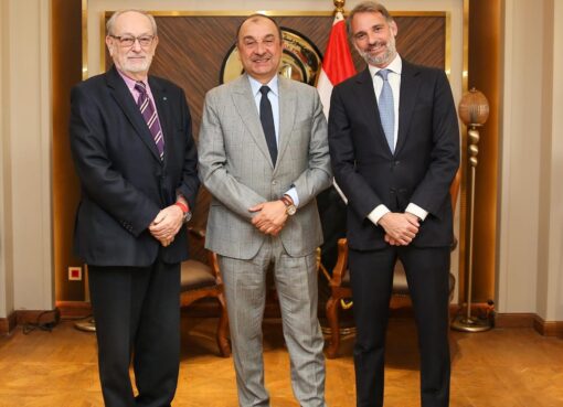 وزير قطاع الأعمال العام: “مشروع حامض النيتريك ونترات الأمونيوم يعزز صناعة الأسمدة في مصر ويدعم التنمية الصناعية في صعيد مصر”