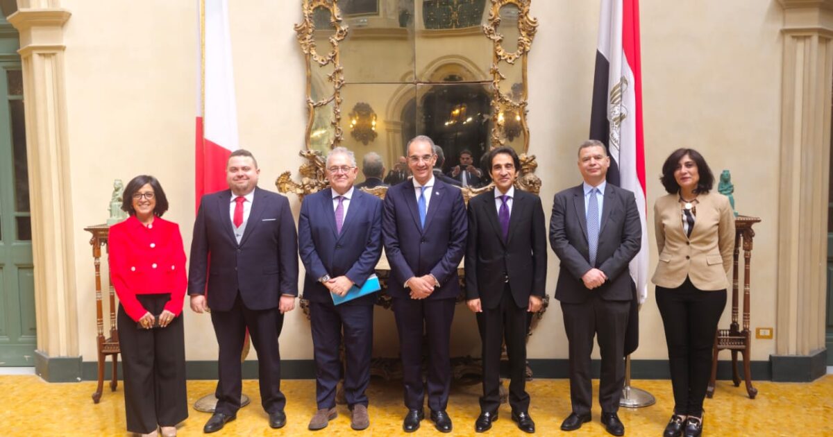 الدكتور عمرو طلعت وزير الاتصالات وتكنولوجيا المعلومات