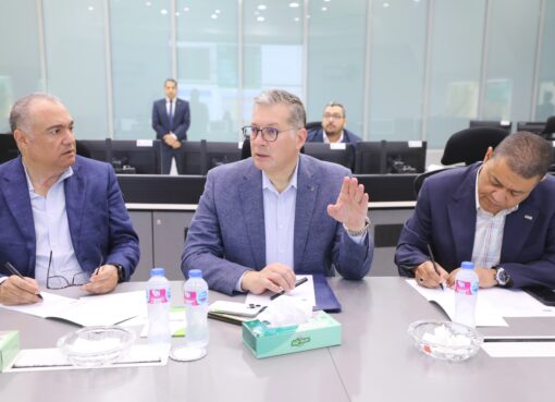 إعادة ضخ الغاز إلى المصانع.. وزير البترول يتابع التشغيل من مركز التحكم المهندس كريم بدوي وزير البترول والثروة المعدنية