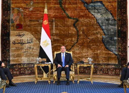 الرئيس السيسي يستقبل رئيس مجلس الدولة الصيني: تعزيز الشراكة الاستراتيجية ودعم الاستثمارات الرئيس السيسي يستقبل رئيس مجلس الدولة الصيني: تعزيز الشراكة الاستراتيجية ودعم الاستثمارات