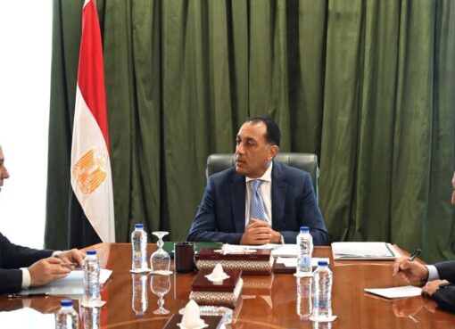 رئيس الوزراء يستعرض مع رئيس الهيئة الوطنية للصحافة عددا من الموضوعات والملفات