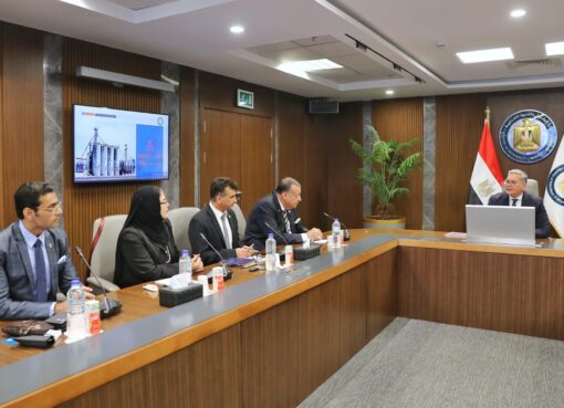 وزير البترول والثروة المعدنية يلتقي مجموعة من كُتاب الرأي وخبراء الاقتصاد والطاقة