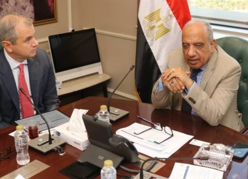 وزير الكهرباء يبحث زيادة استثمارات «الكازار» الإماراتية بمجالات الطاقة المتجددة