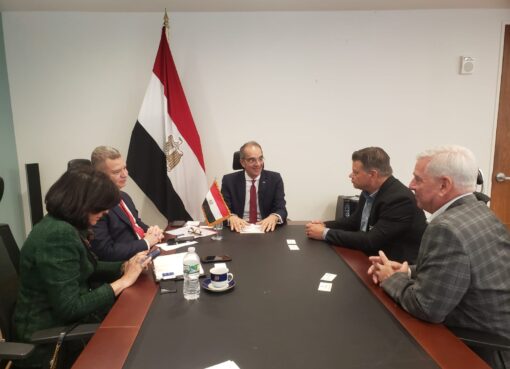 وزير الاتصالات يبحث مع مسؤولى كبرى الشركات الأمريكية التوسع فى استثماراتها فى مجال التعهيد فى مصر