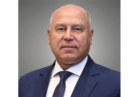 وزير الصناعة يتقدم بالتهنئة لفخامة الرئيس السيسي ورجال القوات المسلحة البواسل وشعب مصر العظيم بمناسبة الذكرى ال52 لانتصارات أكتوبر المجيدة