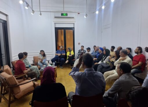 بالصور والفيديو … ليلة مسرحية مميزة في معهد ثربانتس بالقاهرة ضمن برنامج المايكروتياترو